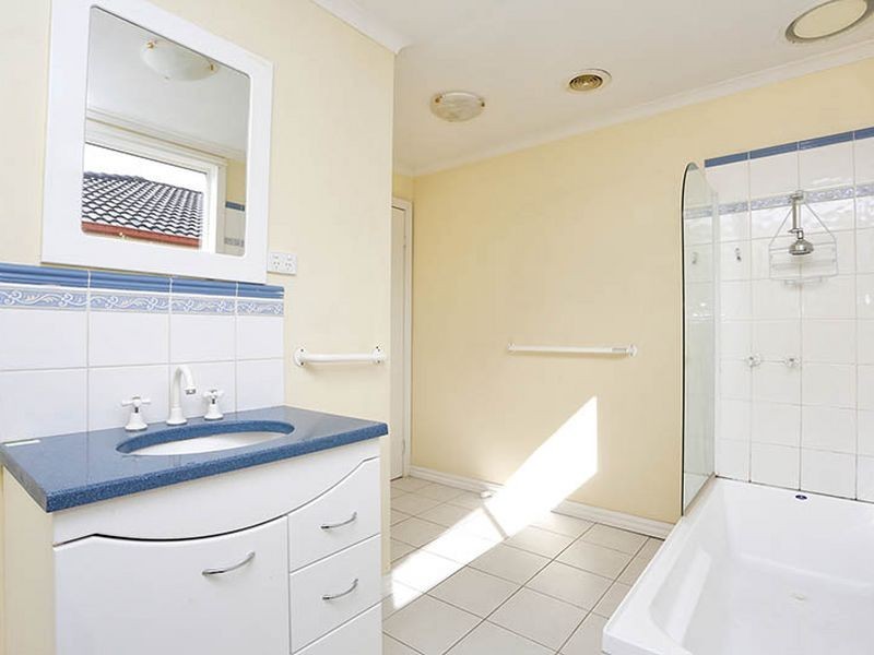 25 Kelvin Avenue, Seaford VIC 3198