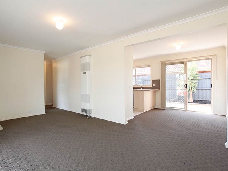 12/11 Coco Parade, Skye VIC 3977