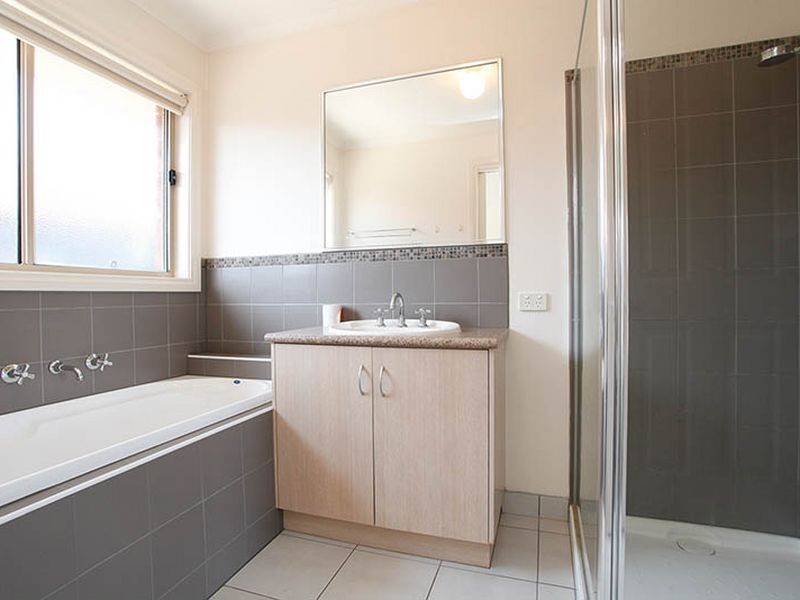 12/11 Coco Parade, Skye VIC 3977