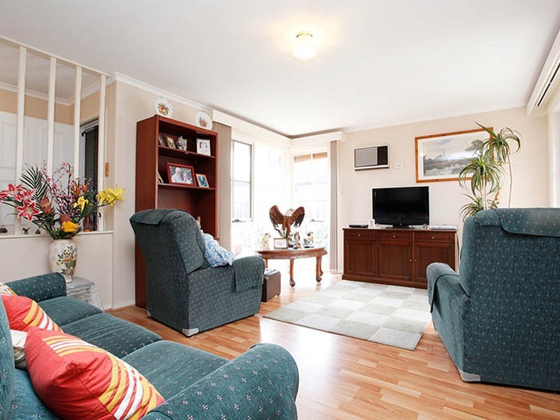 82 Silvertop Crescent, Frankston North VIC 3200