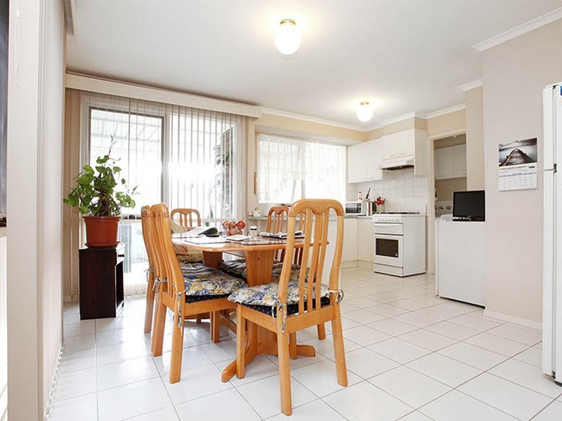 82 Silvertop Crescent, Frankston North VIC 3200