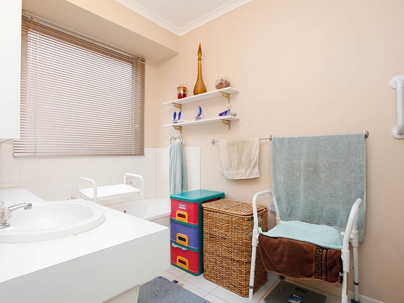 82 Silvertop Crescent, Frankston North VIC 3200