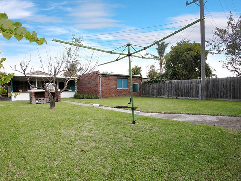 82 Silvertop Crescent, Frankston North VIC 3200