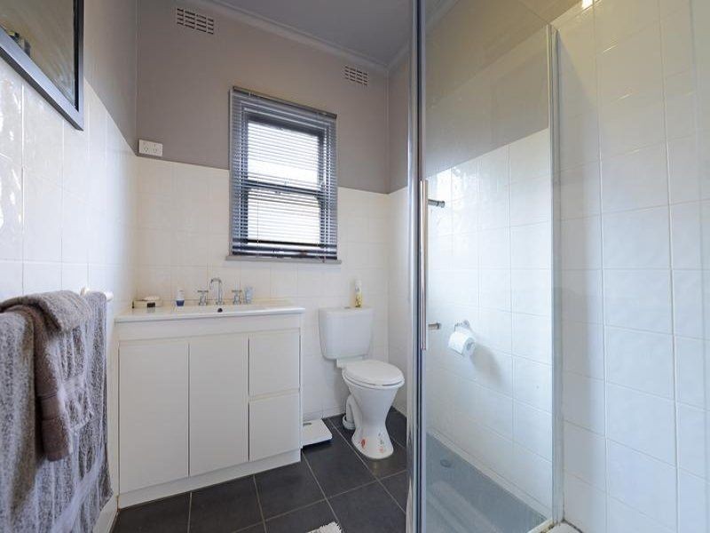 17 Johnstone Street, Seaford VIC 3198