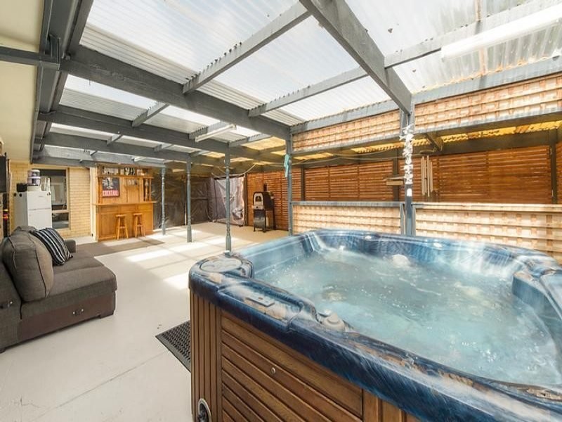 97 Lyrebird Drive, Carrum Downs VIC 3201