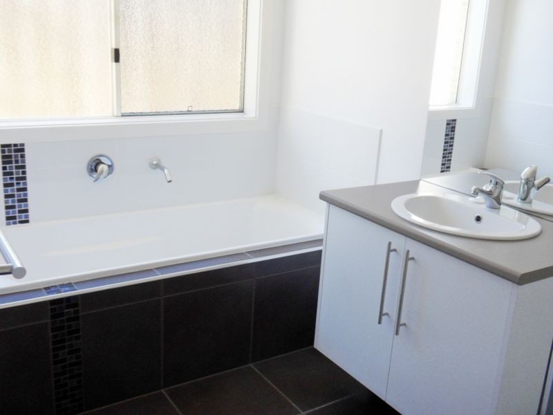 11 Pengana Way, Cranbourne West VIC 3977