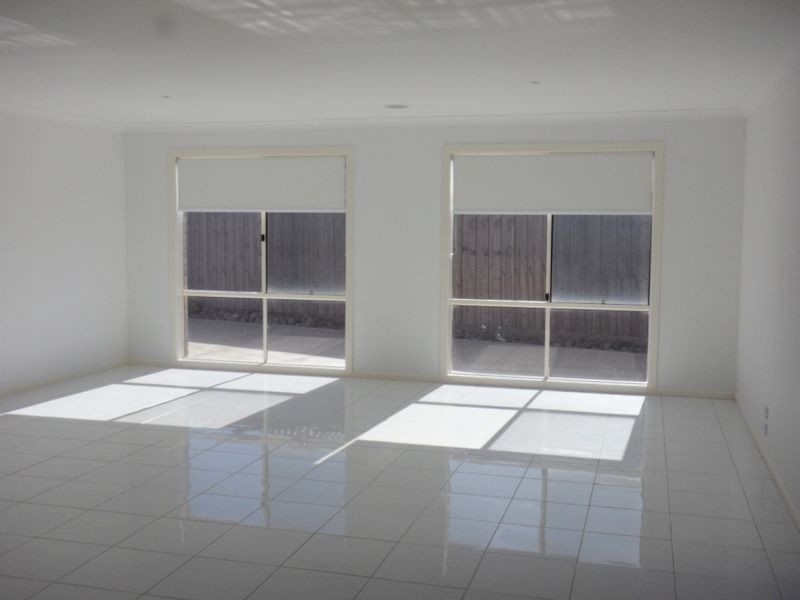 11 Pengana Way, Cranbourne West VIC 3977