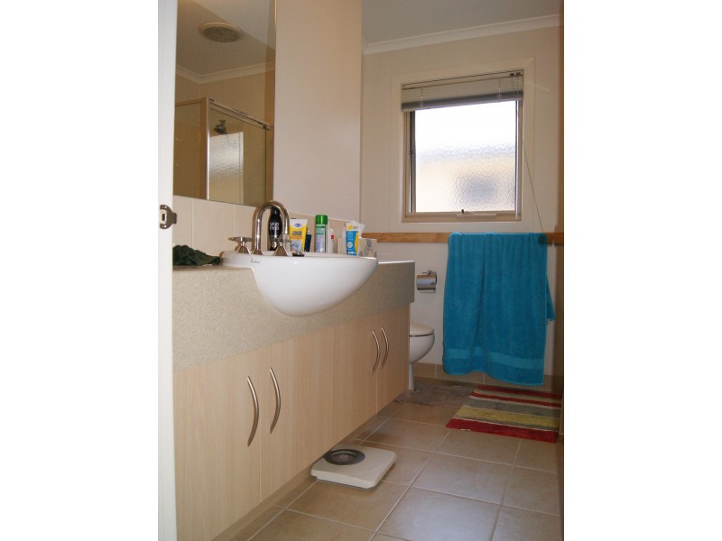 16D Kelvin Avenue, Seaford VIC 3198