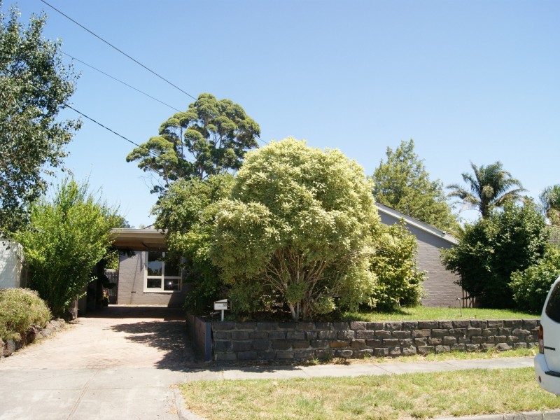 18 Elisdon Drive, Seaford VIC 3198