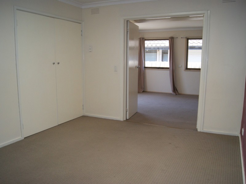 18 Elisdon Drive, Seaford VIC 3198