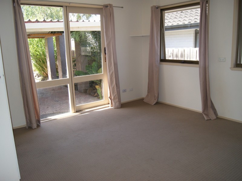 18 Elisdon Drive, Seaford VIC 3198