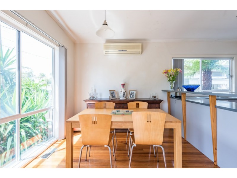 12 Wynnstay Road, Seaford VIC 3198