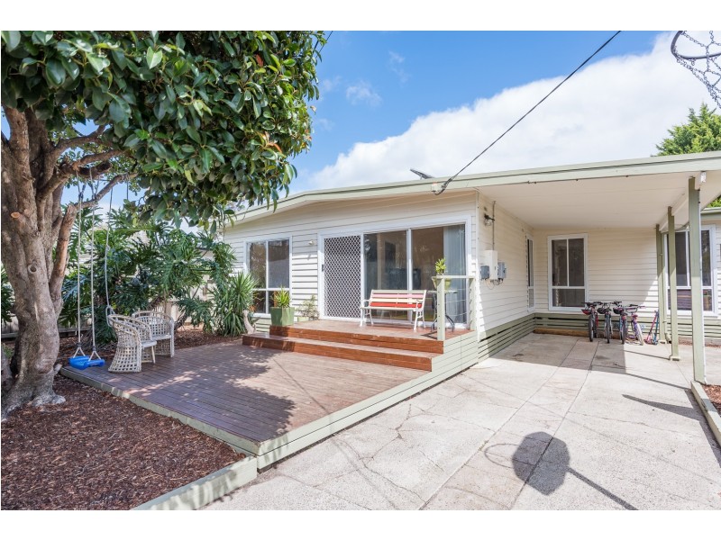 12 Wynnstay Road, Seaford VIC 3198