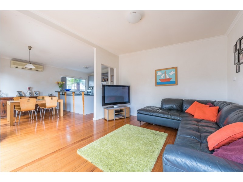 12 Wynnstay Road, Seaford VIC 3198