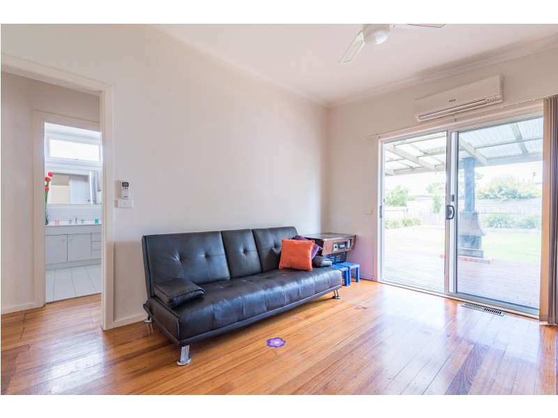 12 Wynnstay Road, Seaford VIC 3198