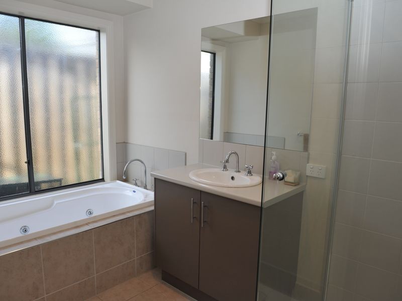 12 Jubilee Avenue, Seaford VIC 3198