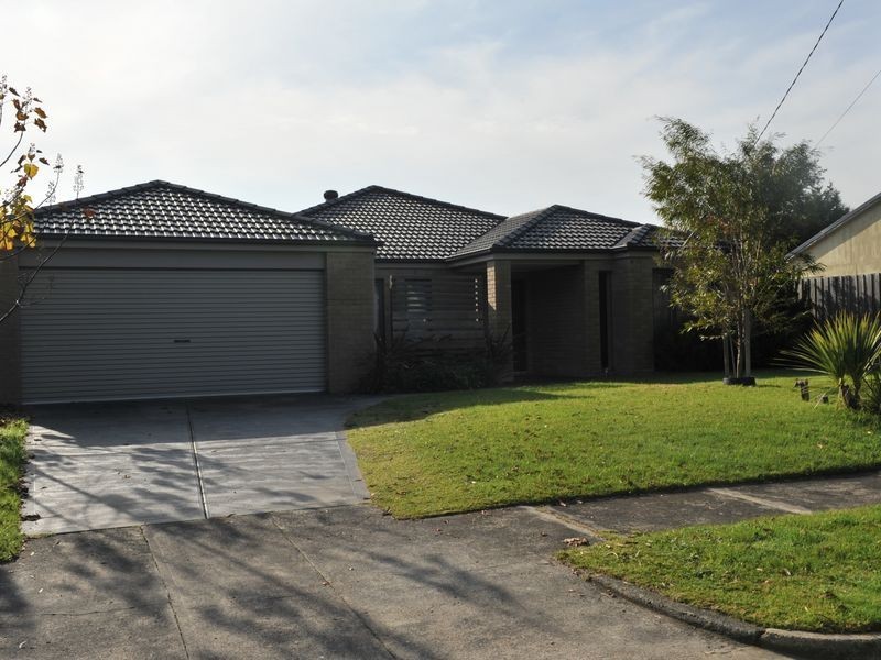 12 Jubilee Avenue, Seaford VIC 3198
