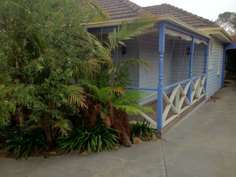 102 Kananook Avenue, Seaford VIC 3198