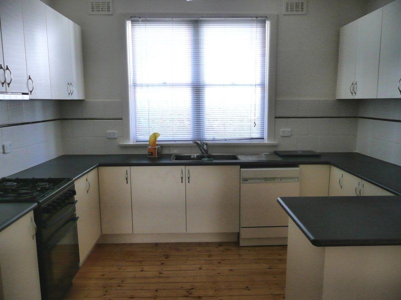 102 Kananook Avenue, Seaford VIC 3198