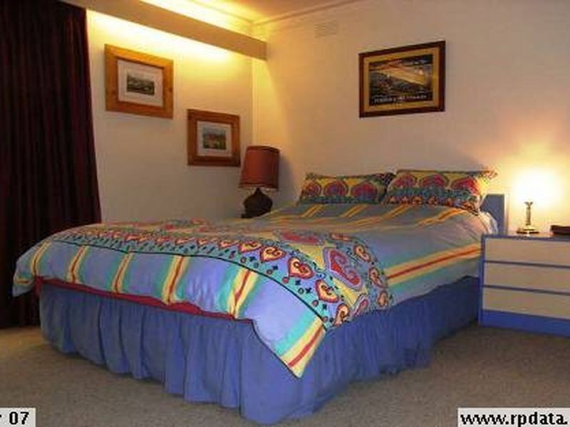 1 Arthur Street, Seaford VIC 3198