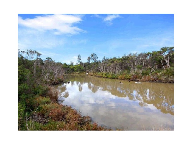 3 Titree Grove, Seaford VIC 3198