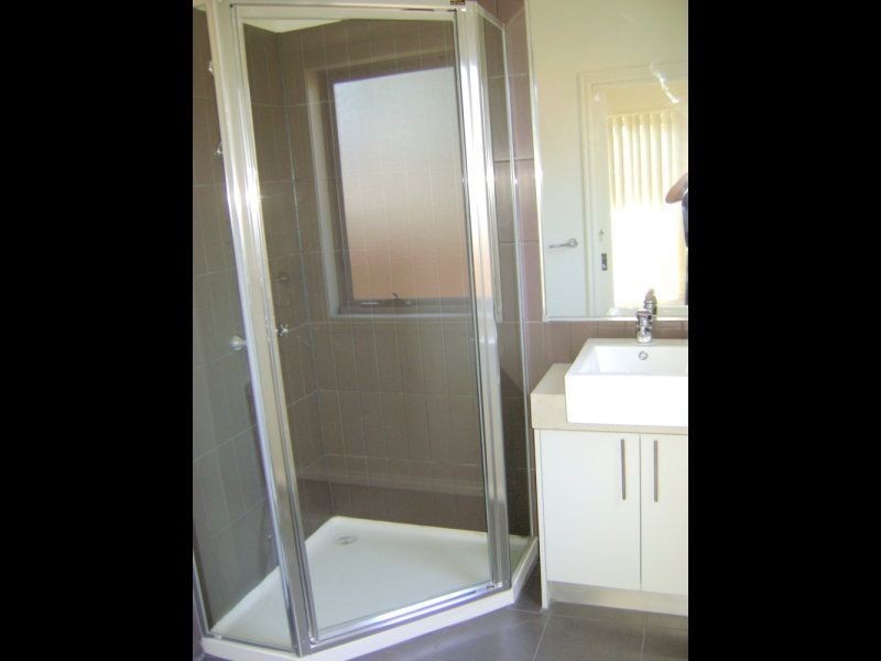 2/30 Fourth Avenue, Chelsea Heights VIC 3196