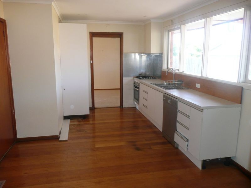 6 Selsey Street, Seaford VIC 3198