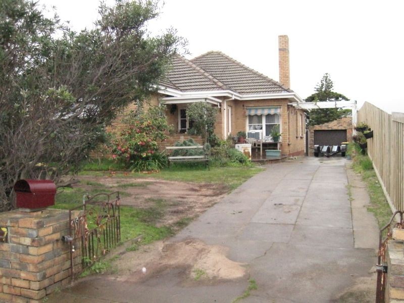 77 Nepean Highway, Seaford VIC 3198