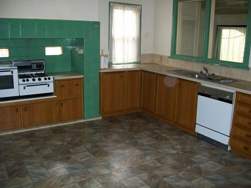 77 Nepean Highway, Seaford VIC 3198