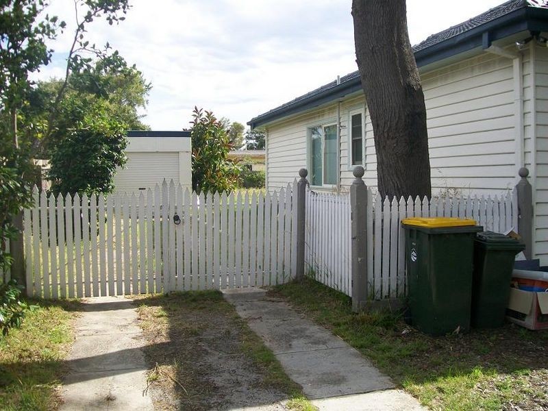 1 Cricklewood Aveue, Frankston VIC 3199