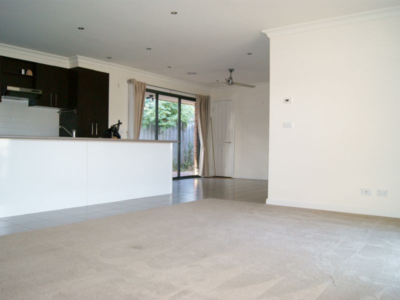 2/10 Fellowes Street, Seaford VIC 3198