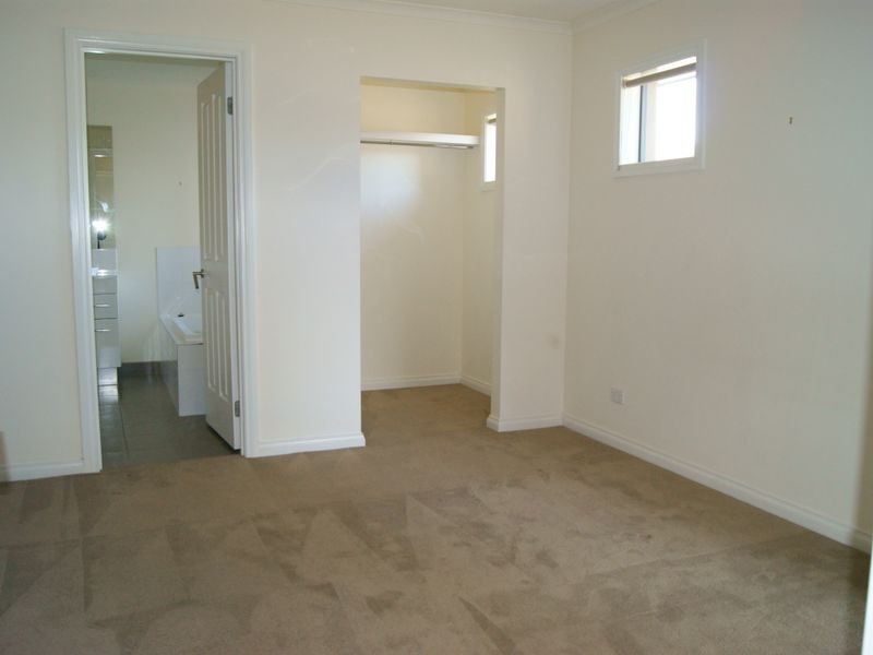 2/10 Fellowes Street, Seaford VIC 3198