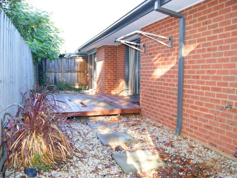 2/10 Fellowes Street, Seaford VIC 3198