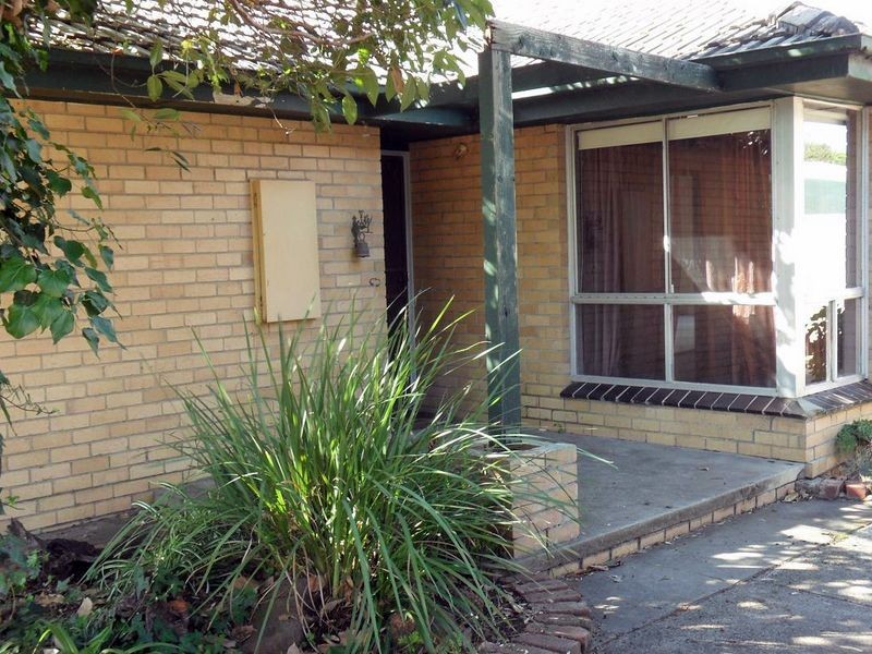 18 Denbigh Road, Seaford VIC 3198