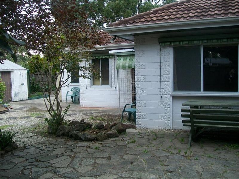 2 McCulloch Avenue, Seaford VIC 3198