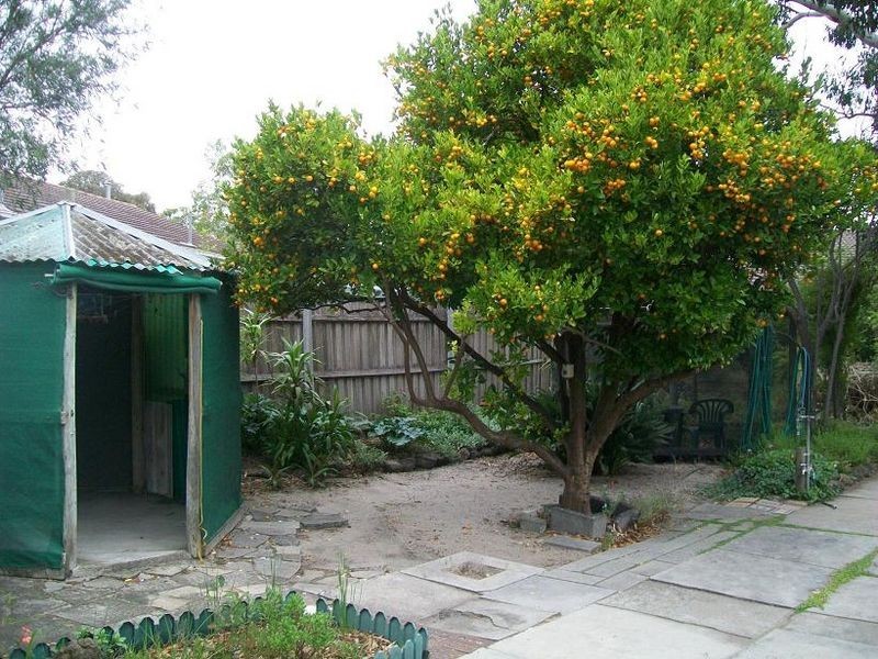 2 McCulloch Avenue, Seaford VIC 3198