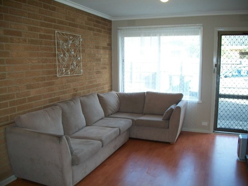 1/8a Carder Avenue, Seaford VIC 3198