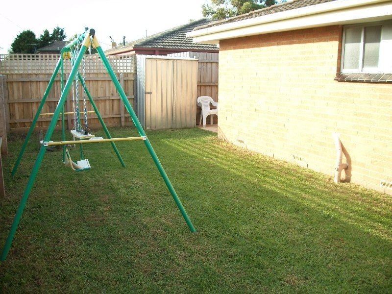 1/8a Carder Avenue, Seaford VIC 3198