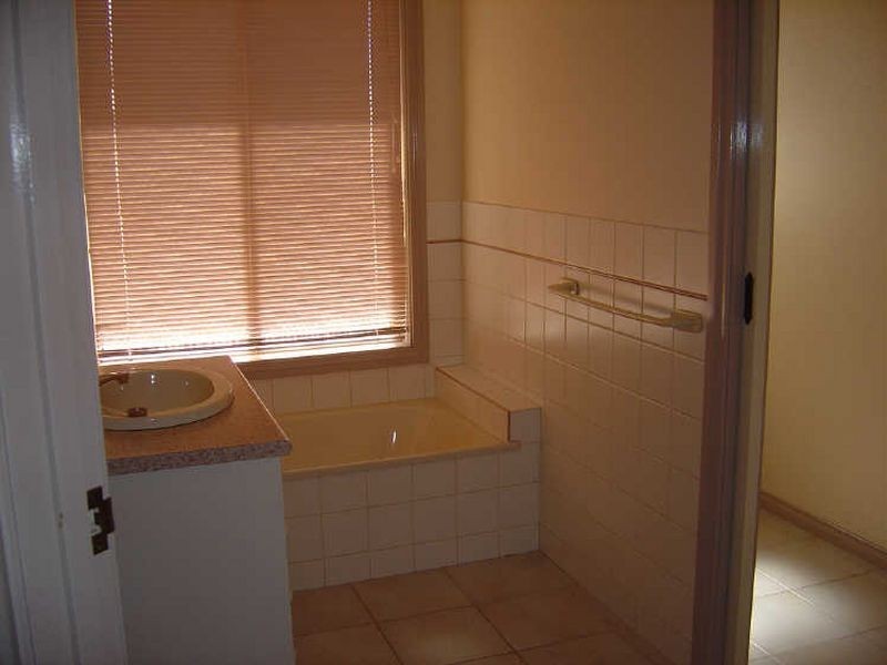 2/8 Michel Street, Shepparton VIC 3630