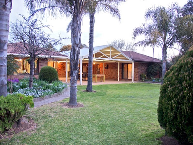 7 Cuthbert Court, Grahamvale VIC 3631