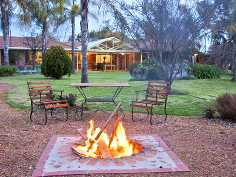 7 Cuthbert Court, Grahamvale VIC 3631