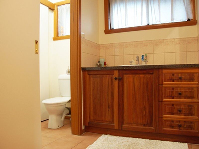 7 Cuthbert Court, Grahamvale VIC 3631