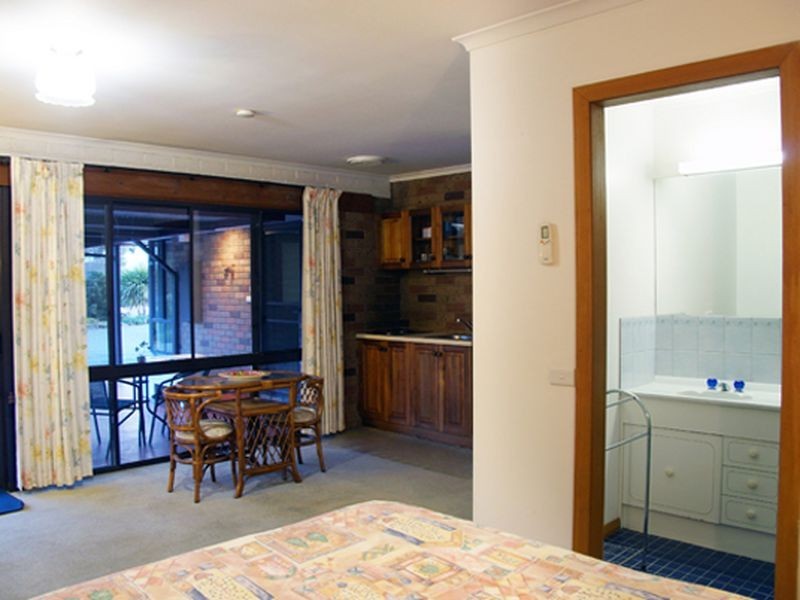 7 Cuthbert Court, Grahamvale VIC 3631