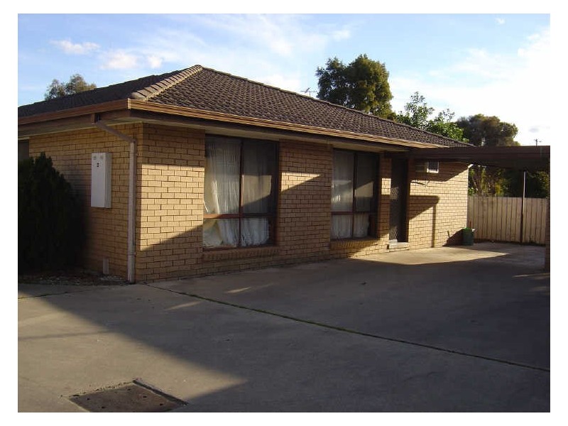 2/100 Sobraon Street, Shepparton VIC 3630