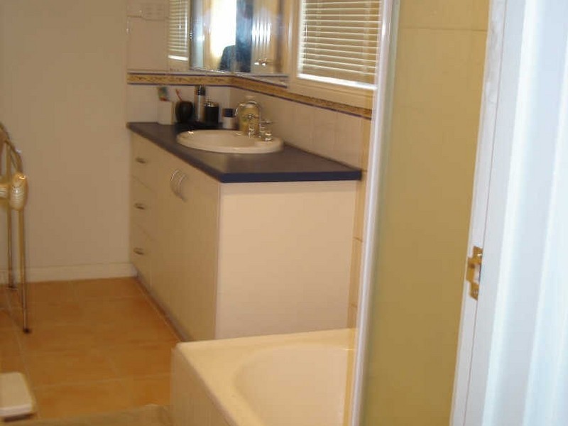 2 Clifton Street, Shepparton VIC 3630