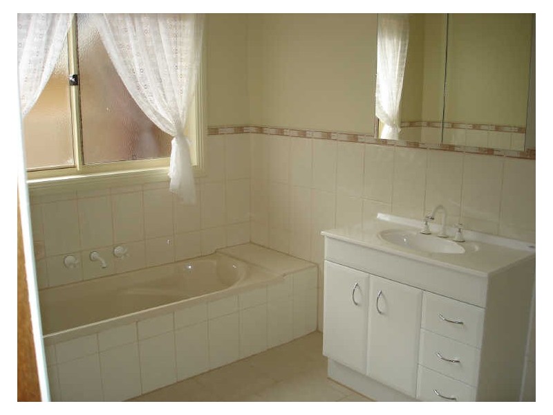 1/10 Ross Street, Mooroopna VIC 3629