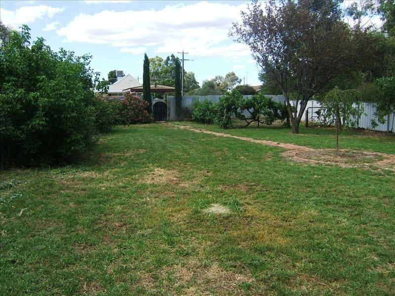 16 Victoria Street, Tallygaroopna VIC 3634