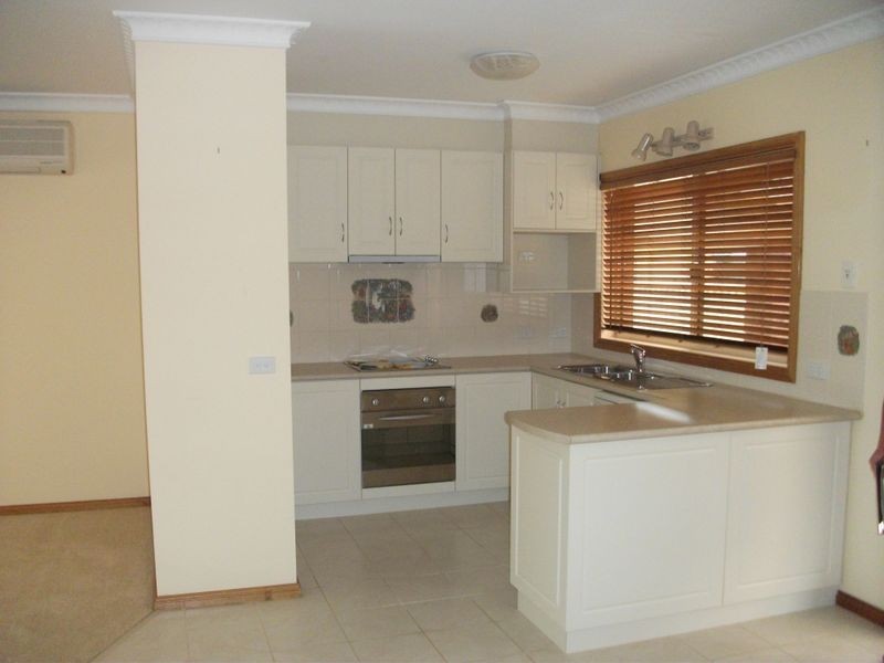 2/10 Ross Street, Mooroopna VIC 3629