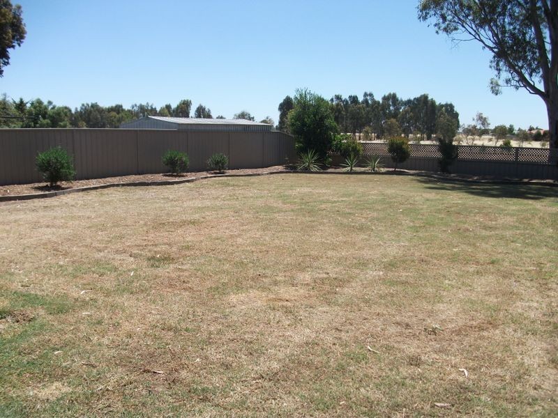 42 Homewood Drive, Mooroopna VIC 3629