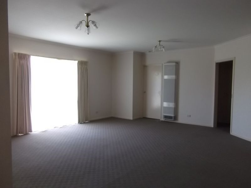 2/8 Glenlyon Avenue, Shepparton VIC 3630